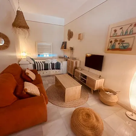 Lovely In Close To Puente * ماربيا
